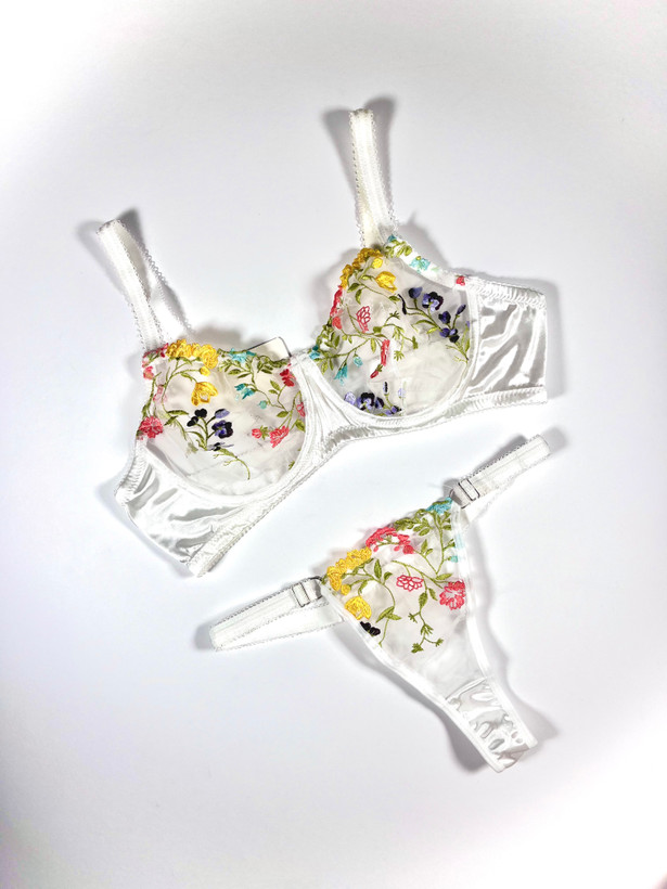 ست شورت وسوتین تورگاز سفید نرم نرمک