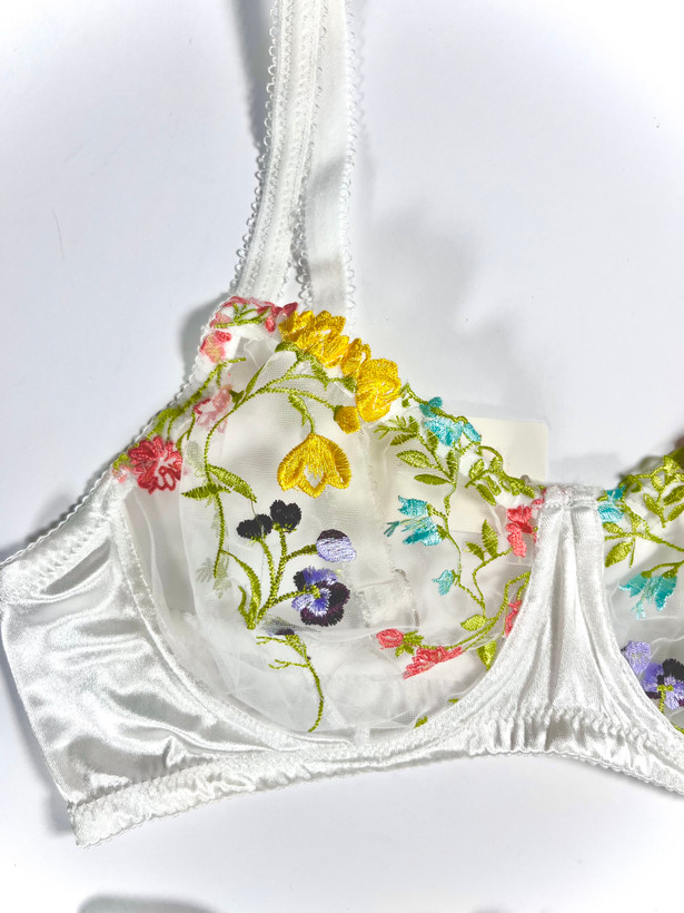 سوتین سفید توری کارن