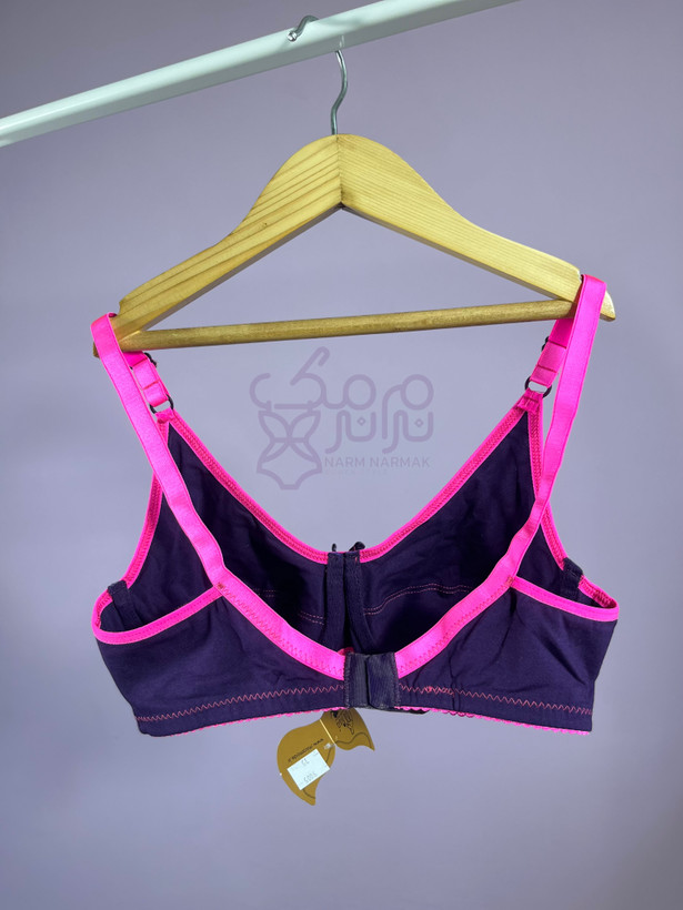 نمای پشت سوتین نخی بنفشه