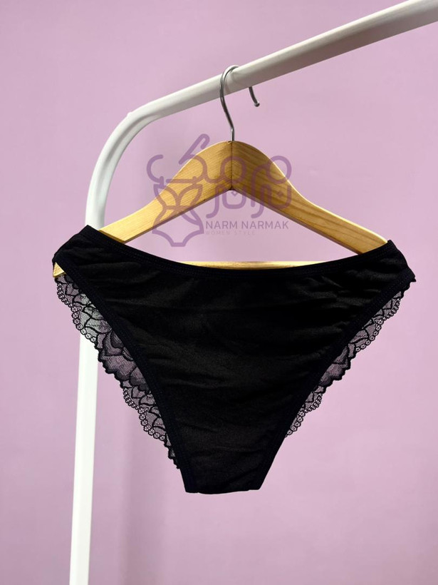 نمای جلو شورت پاپیون نرم نرمک