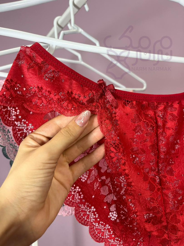 نمای نزدیک شورت دانتل نرم نرمک