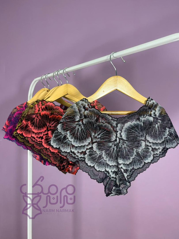 شورت مشکی طرحدار دانتل