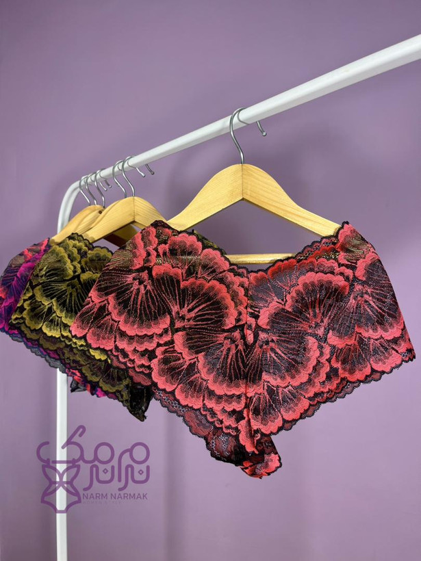 شورت قرمز طرح دار دانتل