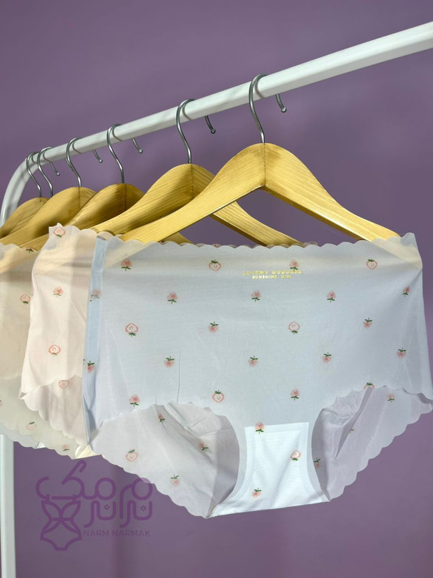 شورت بیرنگ در آب نرم نرمک