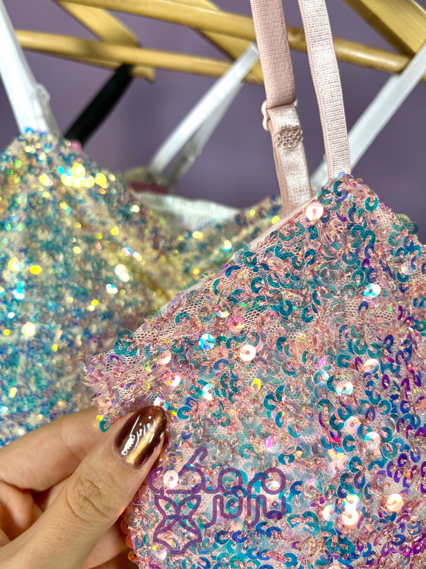 نمای نزدیک کراپ صورتی | نرم نرمک