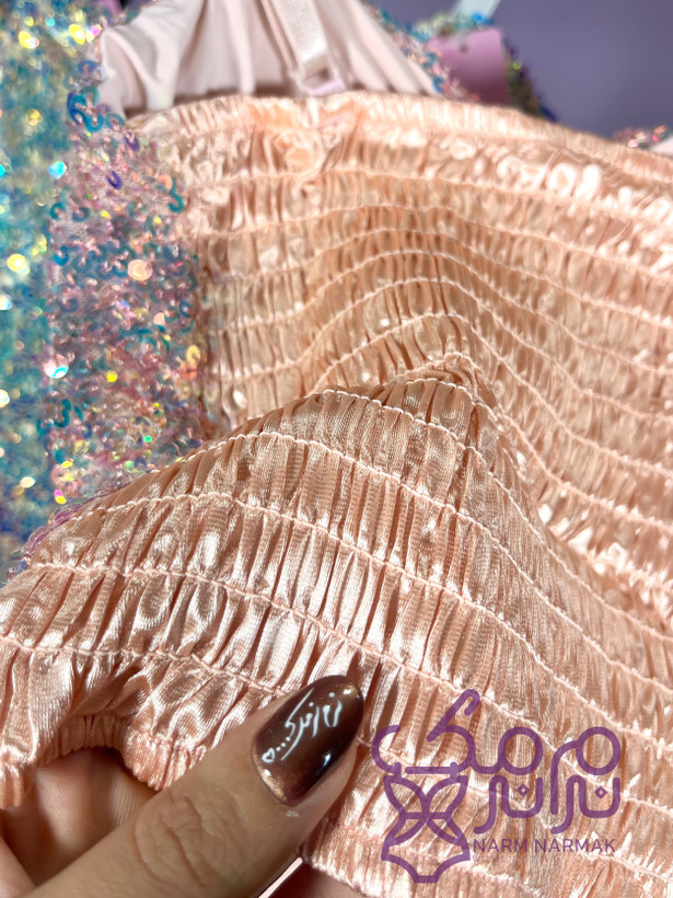 نمای پشت کراپ پولکی کاپدار | نرم نرمک