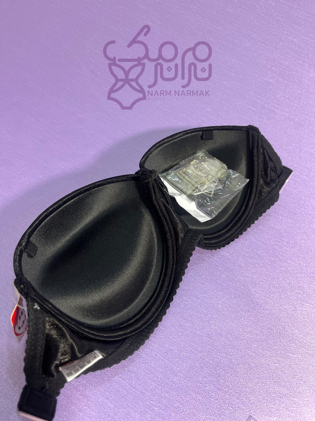 نمای نزدیک سوتین دکلته جکدار | لباس زیر نرم نرمک