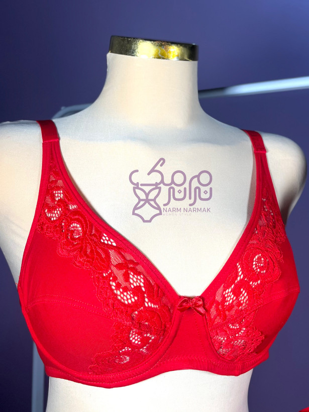 سوتین قرمز خاص | نرم نرمک