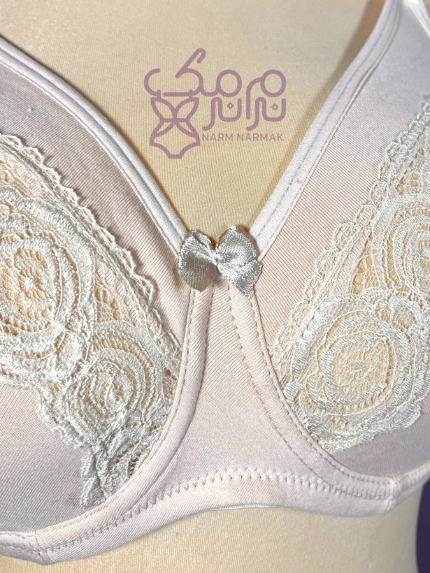 نمای نزدیک سوتین ایرابلا | نرم نرمک