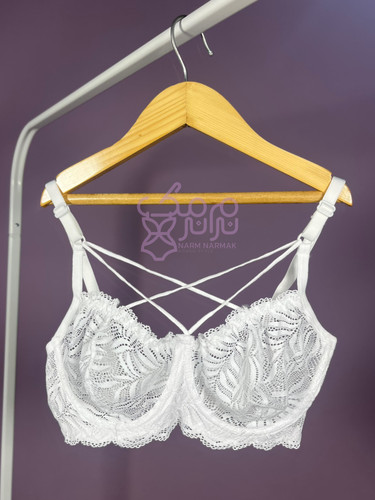 سوتین سفید توری با بند هارنس | نرم نرمک