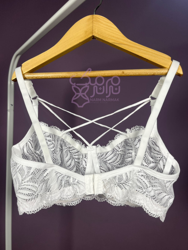 نمای پشت سوتین سفید گیپور | نرم نرمک